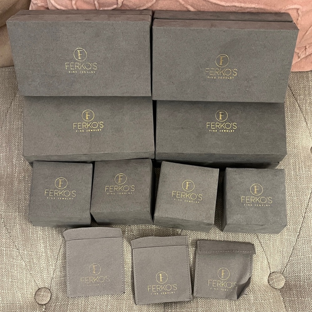 Ferko’s bundle of empty jewelry boxes assorted sizes